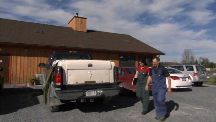 VetsOnCall – Rookie vet loves caring for horses, large animals