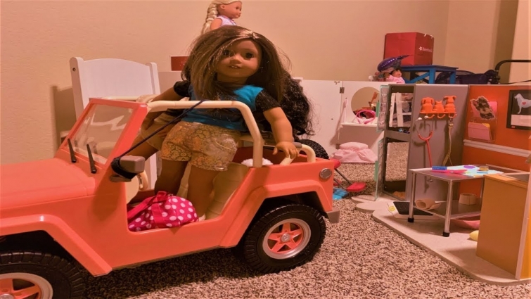 American Girl Doll Our Generation Vet Clinic, SUV Car Off Roader, Wardrobe Review P1
