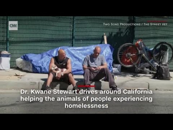 Veterinarian walks California streets treating homeless peoples’ animals for free