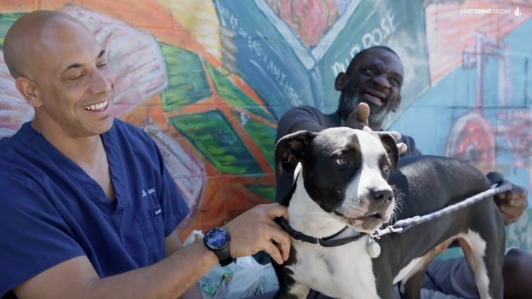 This Veterinarian Can Teach Us All A Lesson In Kindness