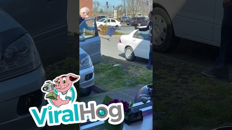 An Important Vet Exchange Done Through Reachers || ViralHog