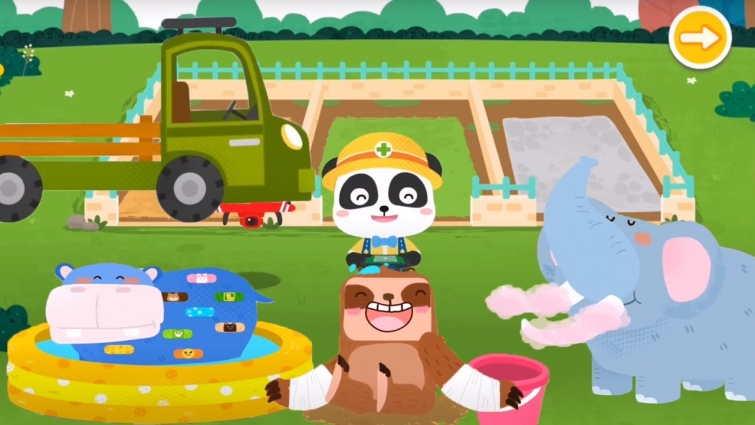 Baby Panda Veterinarian Helping Injured Animals, Elephant, Hippo and Sloth